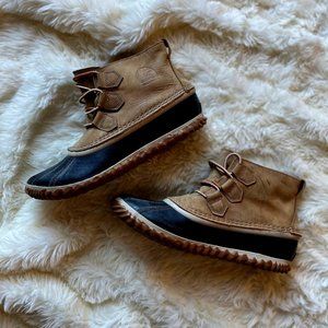 Sorel Women's Out N About Leather Snow Boot